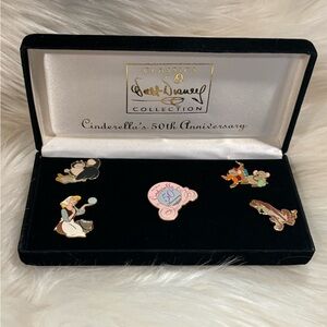 Disney Store - Cinderella's 50th Anniversary Boxed 5 Pin Set in Velvet B…